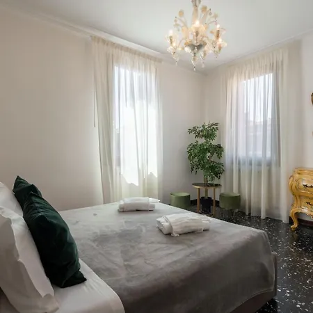 Rooftop Canal Grande Apartment *