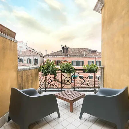 Rooftop Canal Grande