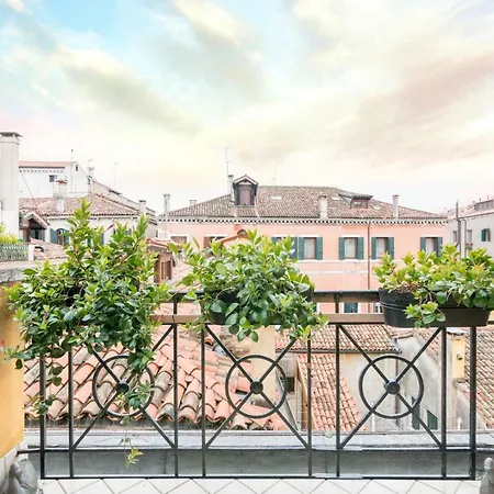 Rooftop Canal Grande Apartment Venice